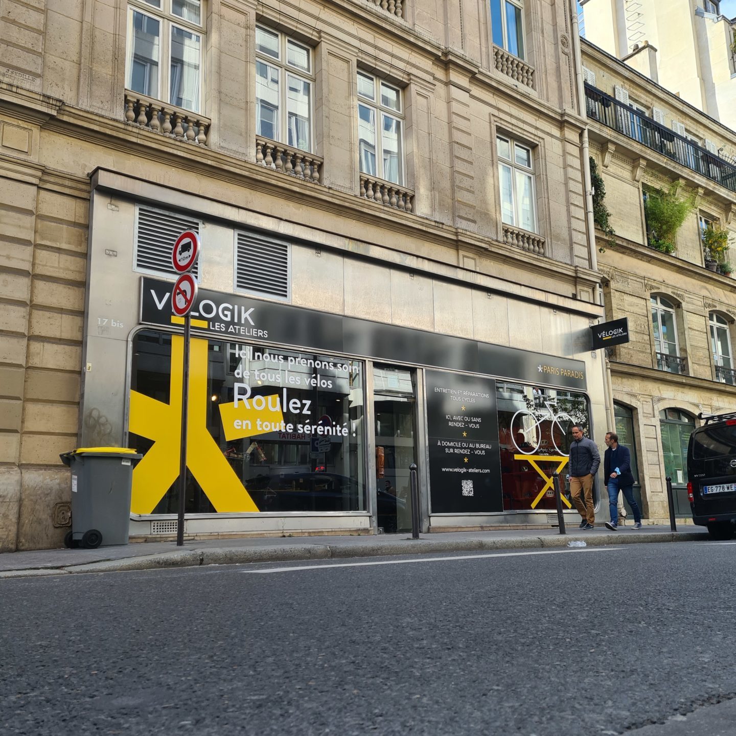 Premier atelier vélo du réseau Les Ateliers Vélogik, rue de Paradis à Paris